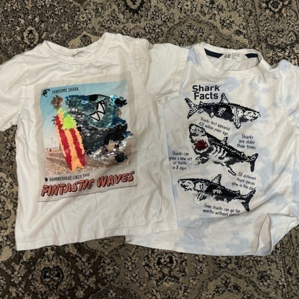 H&M  Reversible-sequin Shark  T-shirts  4-6